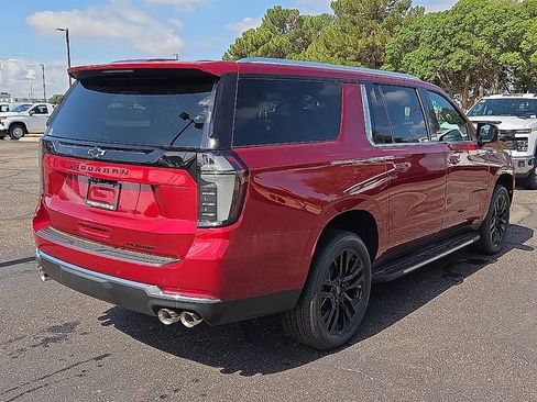 New 2026 Chevrolet Suburban Premier AWD/4WD image 4
