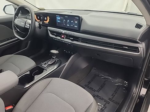Used 2025 Kia K4 LXS image 13