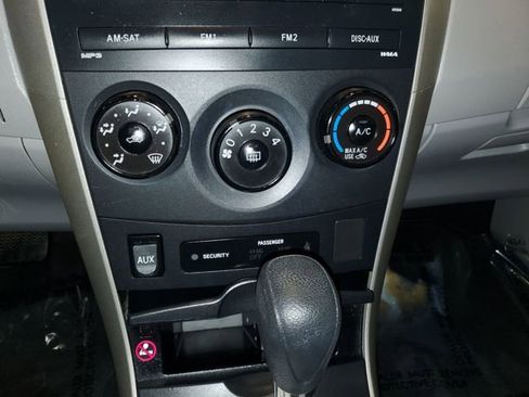 Used 2010 Toyota Corolla LE image 19