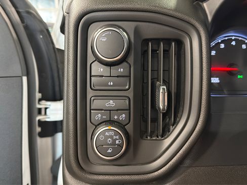 Used 2021 Chevrolet Silverado 2500 Custom w/ Custom Value Package AWD/4WD image 20