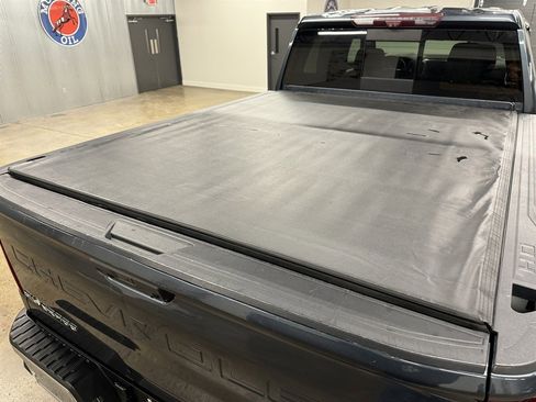 Used 2020 Chevrolet Silverado 2500 LTZ w/ LTZ Premium Package image 13