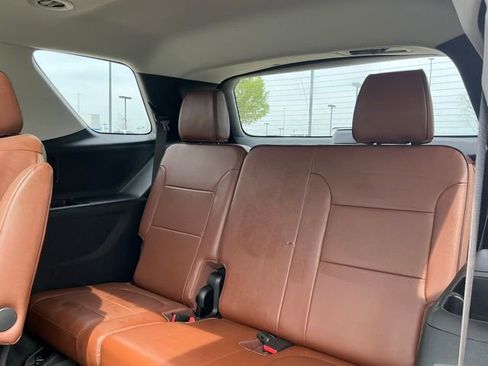 Used 2020 Chevrolet Traverse High Country image 36