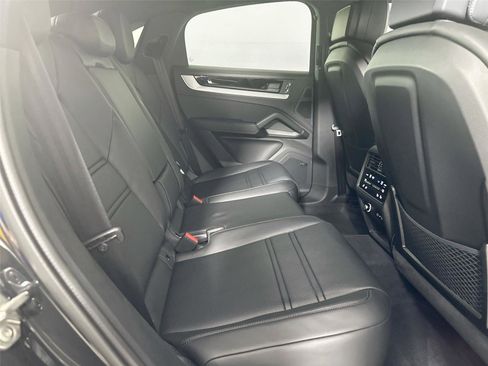 Certified 2026 Porsche Cayenne Coupe AWD/4WD image 27