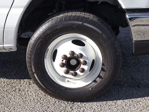 Used 2017 Ford E-450 and Econoline 450 Super Duty w/ Power Windows & Locks Group image 33