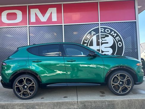 New 2025 Alfa Romeo Tonale AWD/4WD image 4