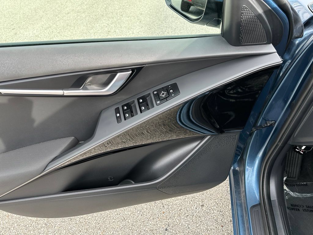 Used 2024 Kia Niro Wind w/ Wind Preserve Package FWD image 23