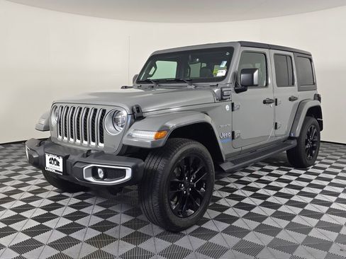 Used 2021 Jeep Wrangler Unlimited Sahara image 7