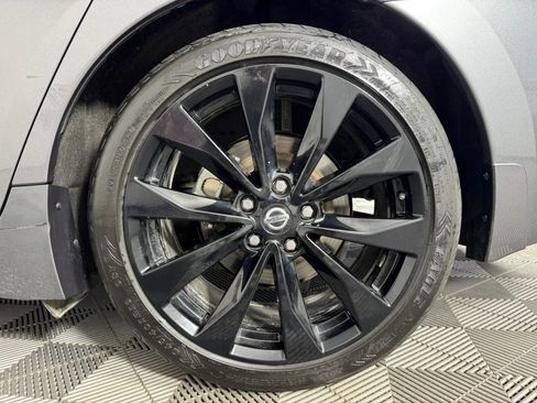Used 2021 Nissan Maxima SR w/ Sport Mat Group FWD image 47