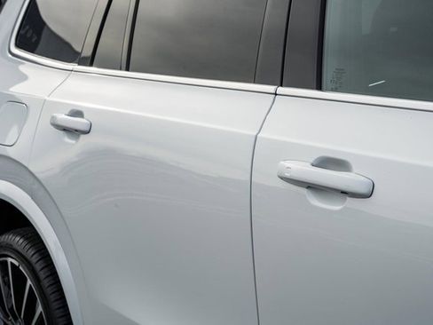 New 2026 Volvo XC90 B6 Plus w/ Protection Package Premier image 15