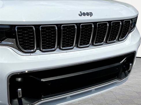 Used 2023 Jeep Grand Cherokee L Overland AWD/4WD image 32