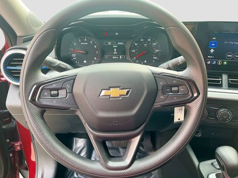 Used 2025 Chevrolet Trax LS image 11