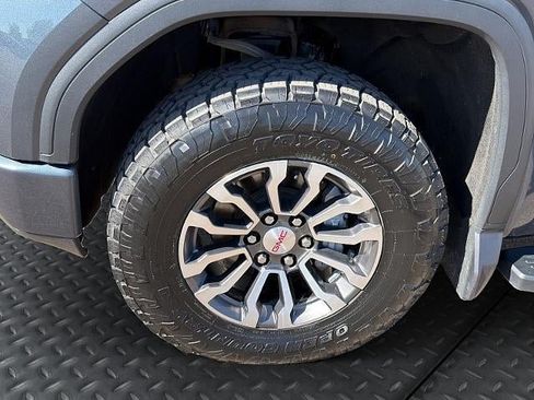 Used 2021 GMC Sierra 1500 AT4 w/ AT4 Value Package AWD/4WD image 10