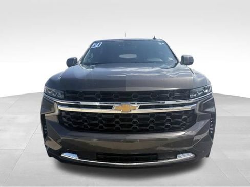 Used 2021 Chevrolet Suburban LS w/ Driver Alert Package AWD/4WD image 2