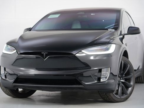 Used 2019 Tesla Model X Long Range image 3