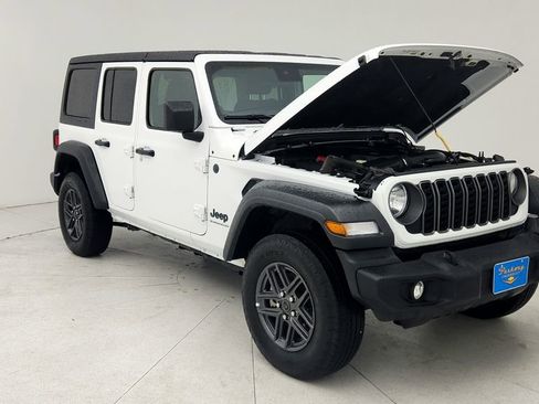 Used 2025 Jeep Wrangler Sport S image 11