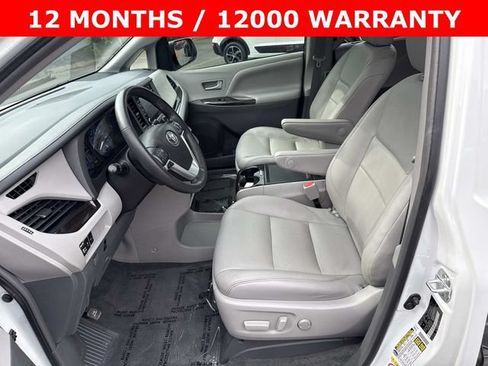 Used 2018 Toyota Sienna XLE w/ XLE Navigation Package FWD image 14