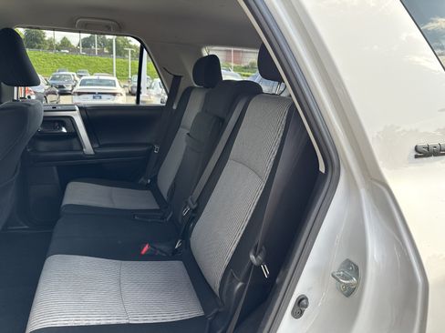 Used 2019 Toyota 4Runner SR5 AWD/4WD image 31
