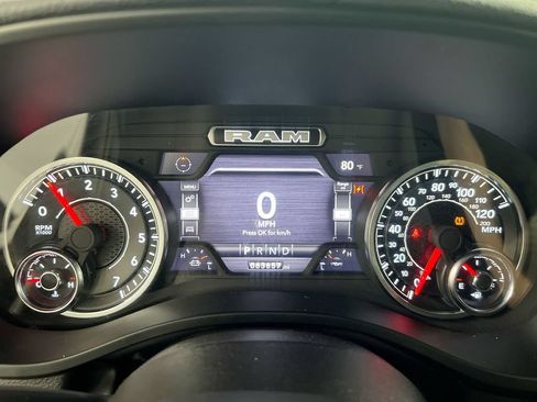 Used 2024 RAM 1500 Laramie AWD/4WD image 12