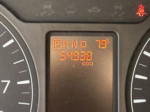 Used 2021 Nissan NV 2500 S image 9