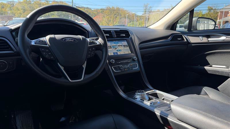 Used 2018 Ford Fusion SE w/ Equipment Group 201A FWD image 24