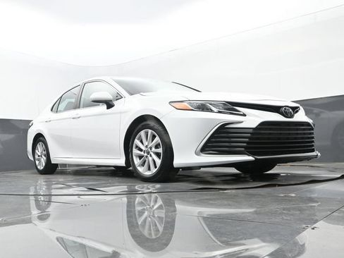 Used 2022 Toyota Camry LE FWD image 25