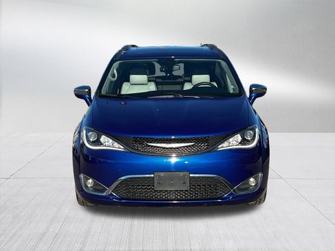 Used 2020 Chrysler Pacifica Limited image 10