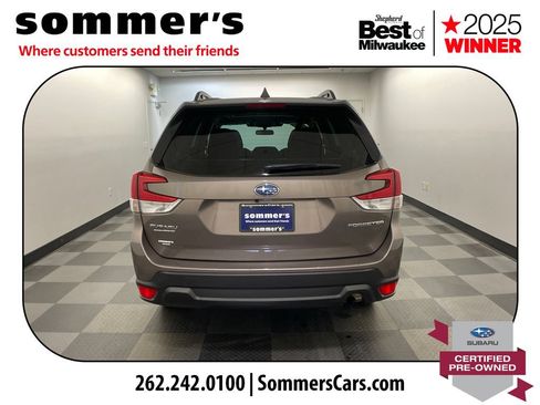 Used 2023 Subaru Forester Premium AWD/4WD image 5