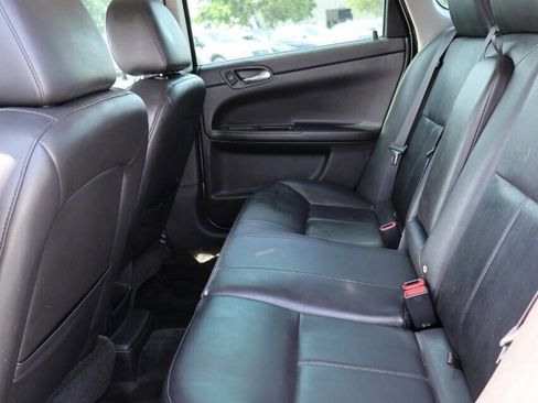Used 2011 Chevrolet Impala LT w/ Luxury Edition Package FWD image 17
