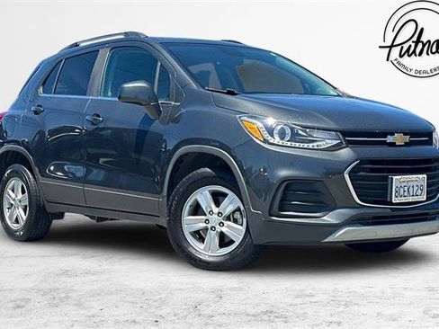 Used 2017 Chevrolet Trax LT AWD/4WD image 1