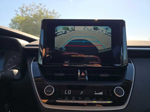 Certified 2025 Toyota Corolla LE image 28