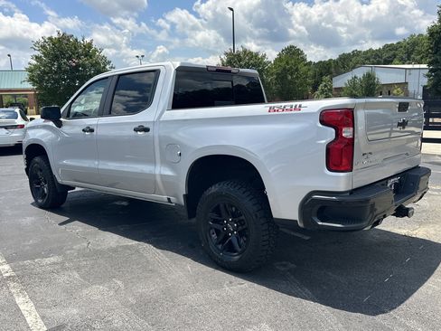 Used 2021 Chevrolet Silverado 1500 LT Trail Boss w/ Convenience Package II AWD/4WD image 6