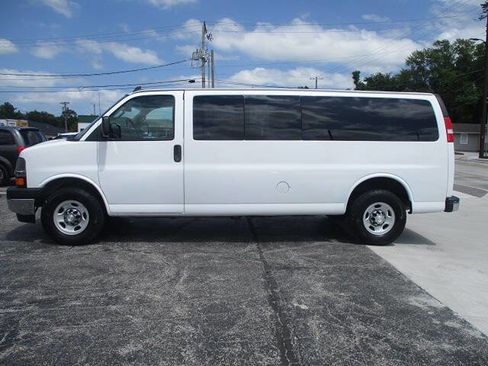 Used 2017 Chevrolet Express 3500 LT w/ LT Preferred Equipment Group RWD image 25