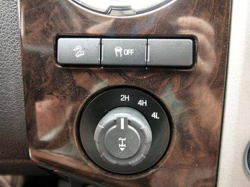 Used 2015 Ford F350 Platinum AWD/4WD image 38