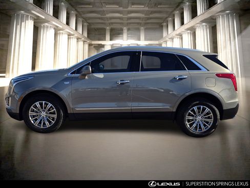 Used 2018 Cadillac XT5 Luxury w/ Driver Awareness Package image 7