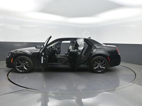 Used 2023 Chrysler 300 Touring w/ Sport Appearance Package RWD image 32