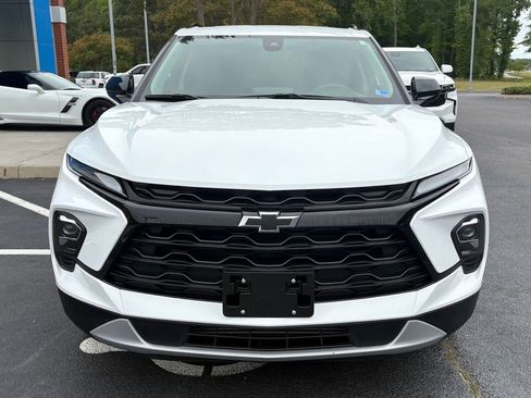 Used 2024 Chevrolet Blazer LT w/ Convenience Package FWD image 3
