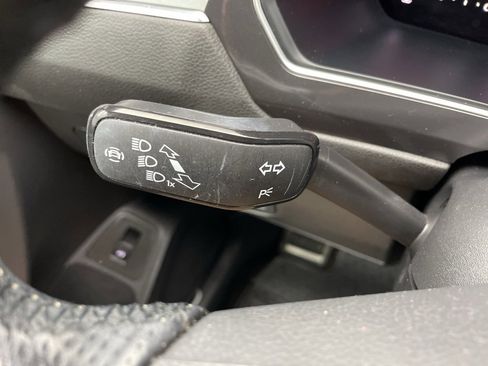 Used 2022 Volkswagen Tiguan SE R-Line image 28