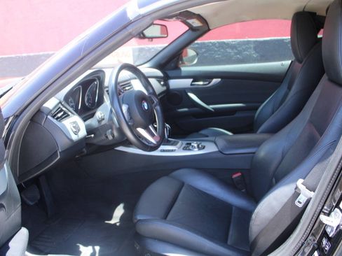 Used 2015 BMW Z4 sDrive35i RWD image 18