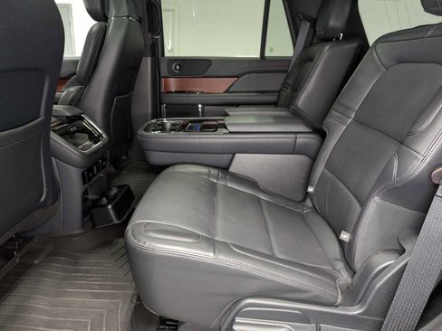Used 2023 Lincoln Navigator Reserve AWD/4WD image 25