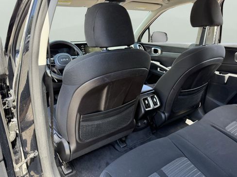 Used 2022 Kia Sorento LX FWD image 17