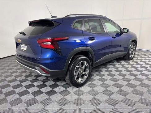 Used 2024 Chevrolet Trax LT w/ Driver Confidence Package FWD image 40