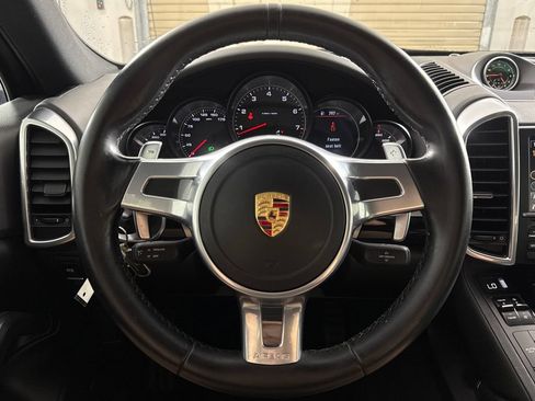 Used 2014 Porsche Cayenne Platinum Edition AWD/4WD image 14