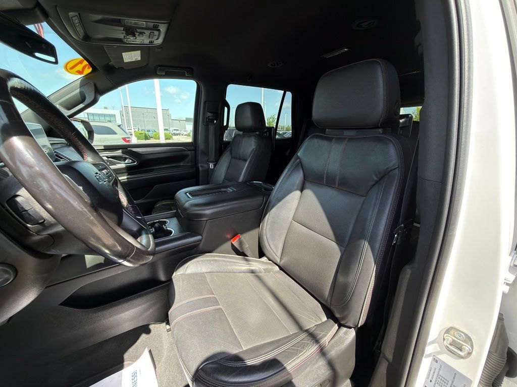 Used 2021 Chevrolet Tahoe RST w/ Luxury Package AWD/4WD image 12