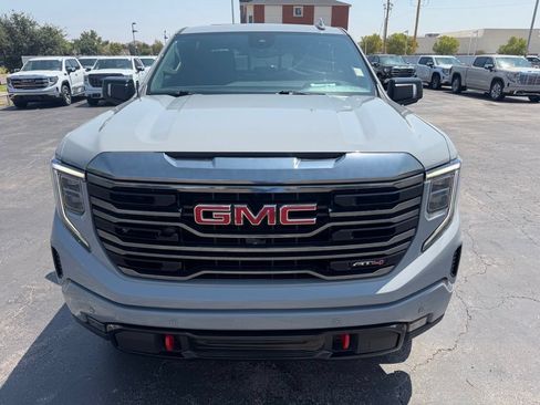 Used 2024 GMC Sierra 1500 AT4 w/ Technology Package AWD/4WD image 17