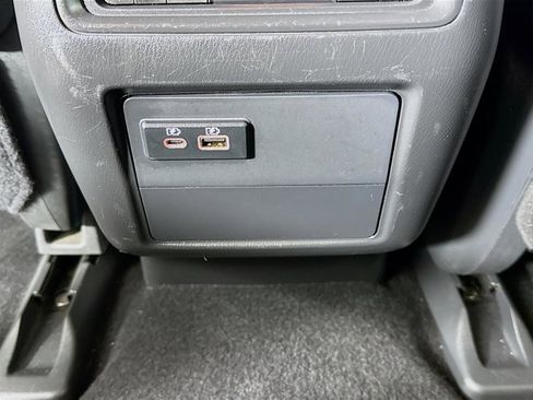 Used 2020 Nissan Pathfinder SV image 25