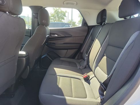 Used 2021 Chevrolet TrailBlazer LS FWD image 18