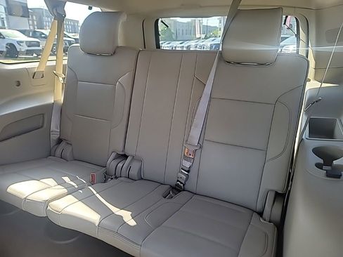 Used 2020 GMC Yukon XL Denali w/ Denali Premium Package image 10