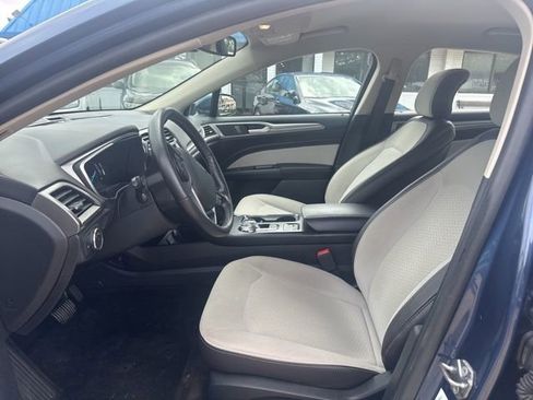 Used 2019 Ford Fusion SE w/ Equipment Group 151A image 9