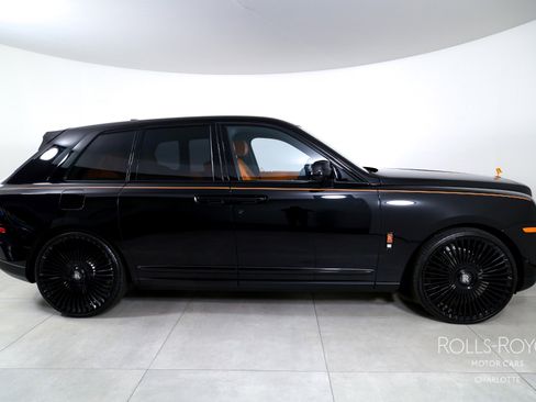 Used 2023 Rolls-Royce Cullinan AWD/4WD image 10