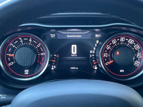 Used 2023 Dodge Challenger SXT image 23